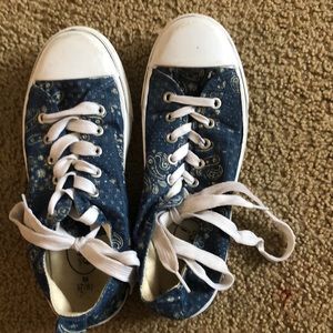 Denim styled tennis shoes